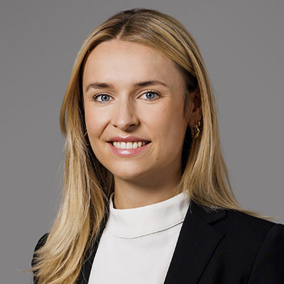 Dr. Julia Gesell